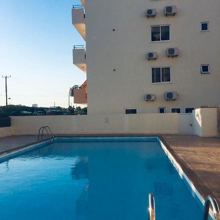 Pool Apartment Lárnaka Kültér fotó